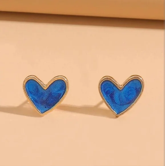 💙💙Super Adorable Blue Colored Heart  Stud Earrings💙💙 - Picture 3 of 15